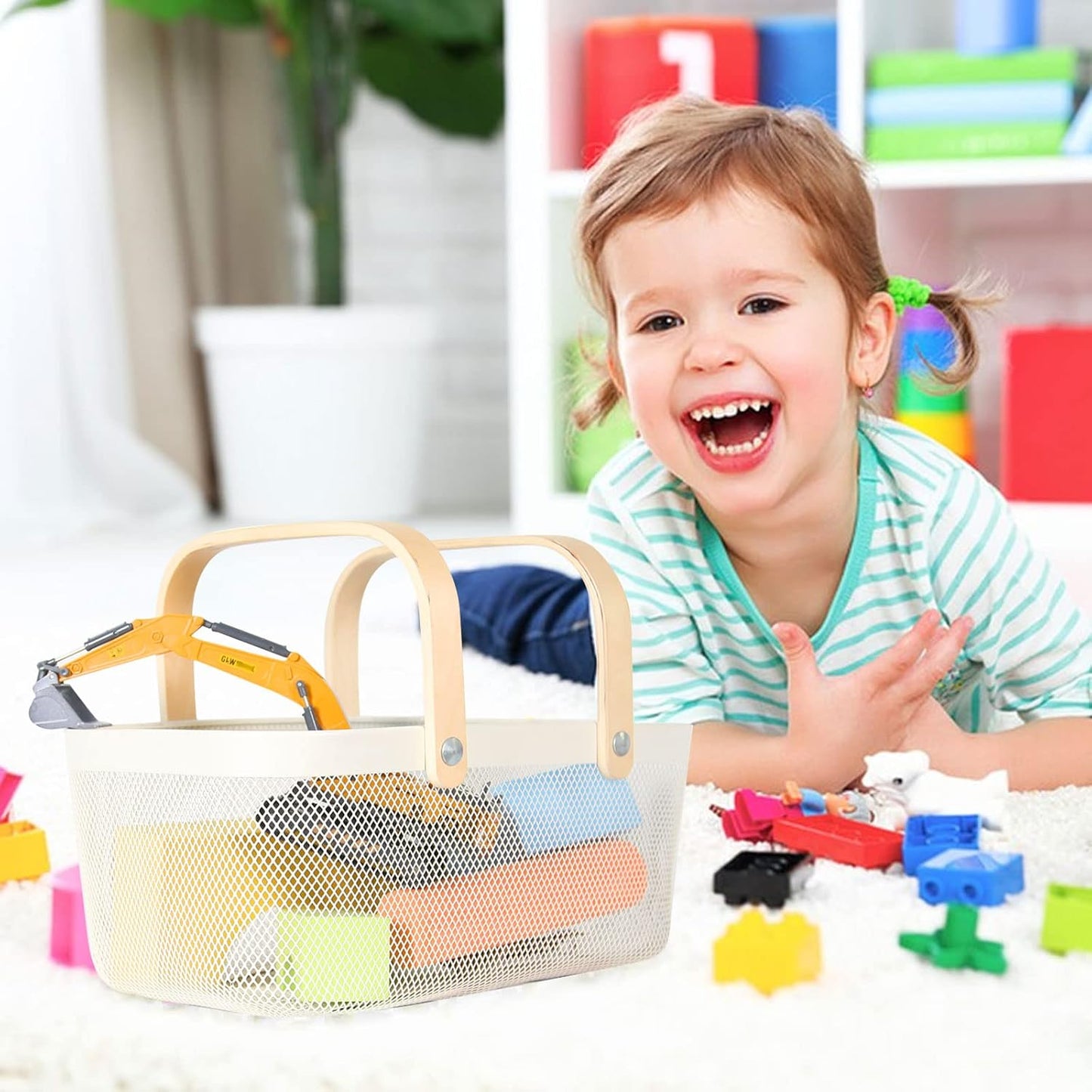 Garden Harvest Basket,Delicate Harvest Basket for Garden Vegetables,Practical Metal Mesh Wire Basket with Handle Suitable for Bathroom,Cabinet,Kitchen(White)