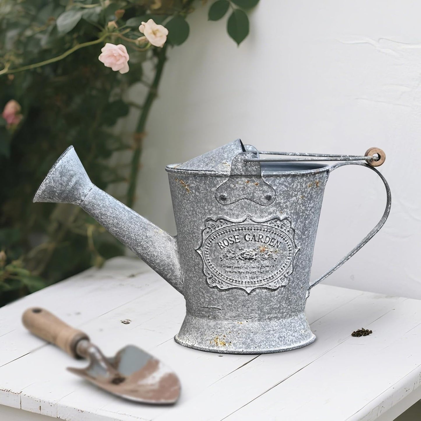 Vintage Metal Watering Can with Wooden Handle, Watering Can for Indoor/Outdoor Plants, Shabby Chic Decor for Home Balcony Courtyard Garden Gray