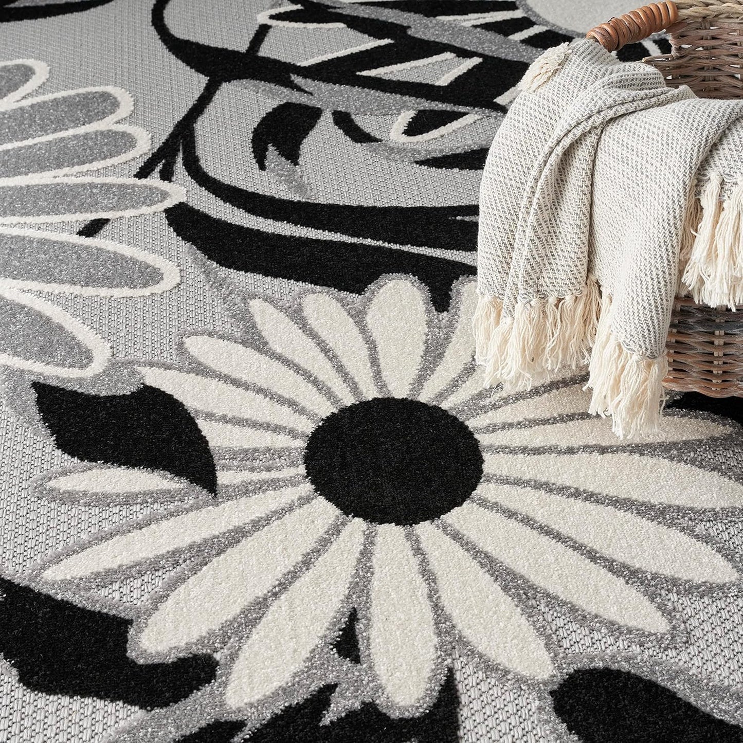 Nourison Home Aloha Indoor/Outdoor Black White 5'3" x 7'5" Area Rug, Easy Cleaning, Non Shedding, Bed Room, Living Room, Dining Room, Kitchen (5x7)