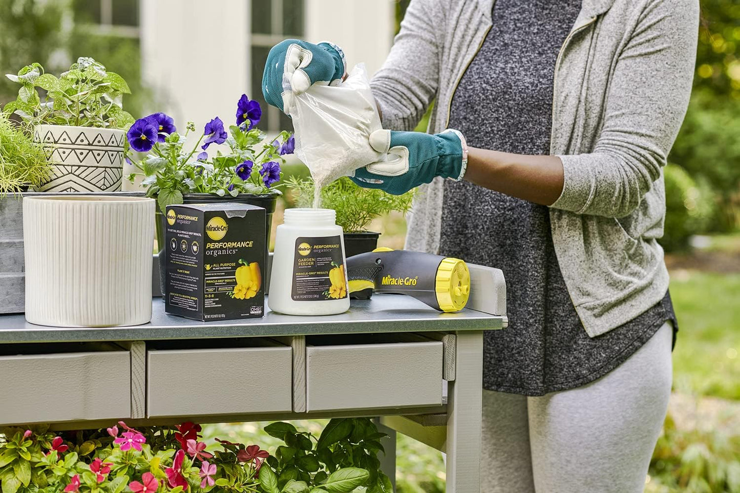 Miracle-Gro Performance Organics Garden Feeder, 12 oz. - Includes First Feeding of Miracle-Gro Performance Organics Plant Nutrition Inside - Feed Vegetables, Flowers and Herbs While Watering