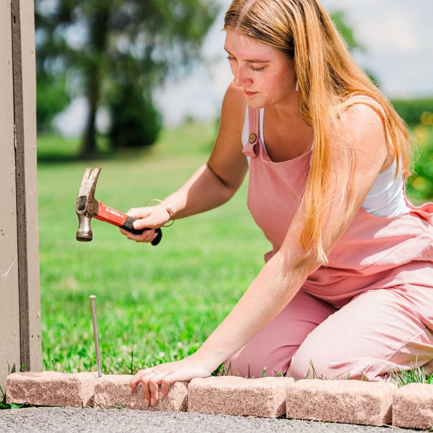 Beuta Landscape Edging | Garden Edging Border | Faux Stone Bricks for Lawn edging, Flower beds, Pathways & Yard Edging– 4 Packs | Each Section Has 6 Bricks 48"L x 4"W x 2.25"H | 12 Spikes |Sandstone