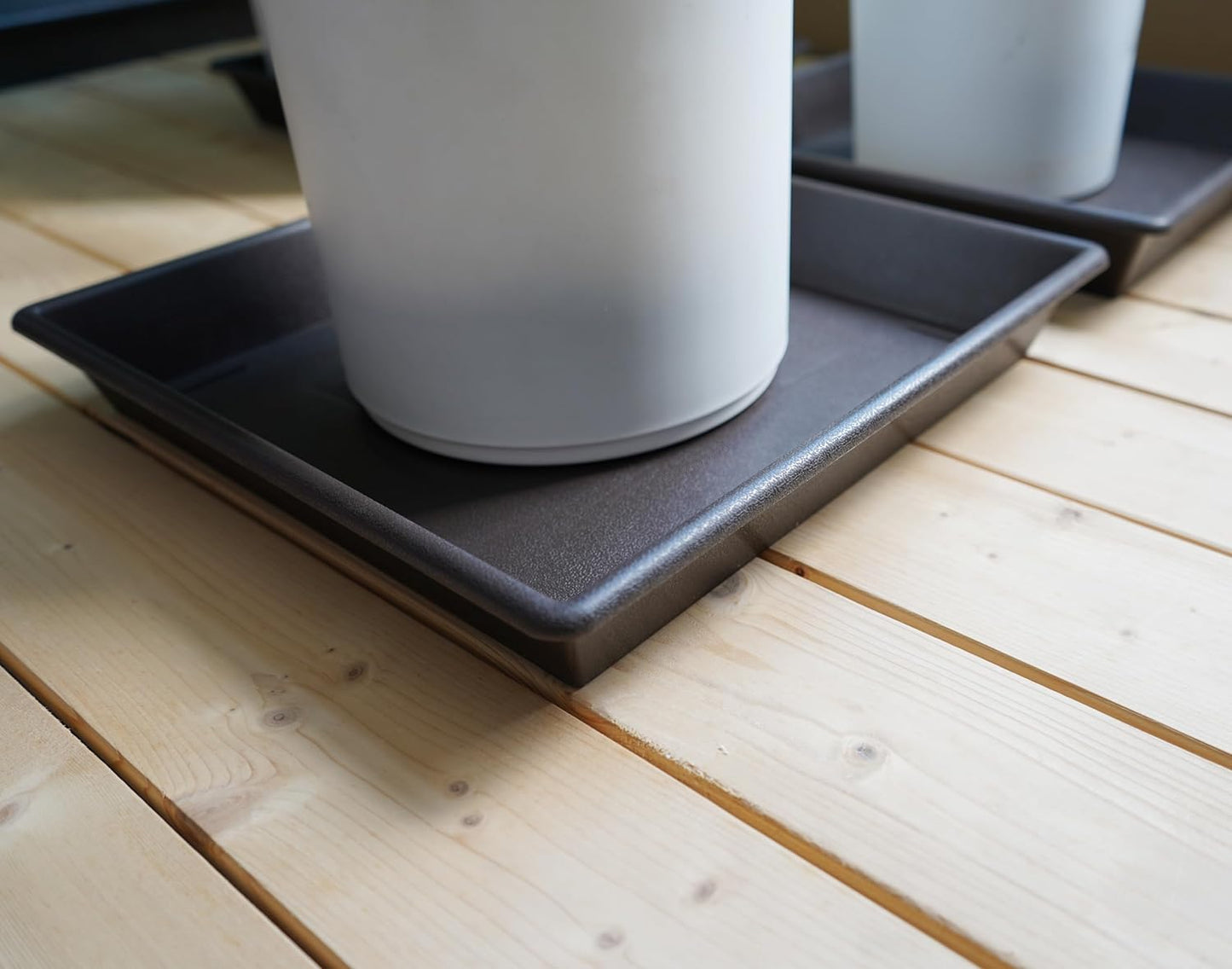 Square Plant Saucer 14 Inch 2 Pack，Plant Stand Plant Trays for Pots Heavy Duty Plastic Plant Saucers for Indoors Outdoors, Flower Pot No Holes Plant Lover Gardening Gifts