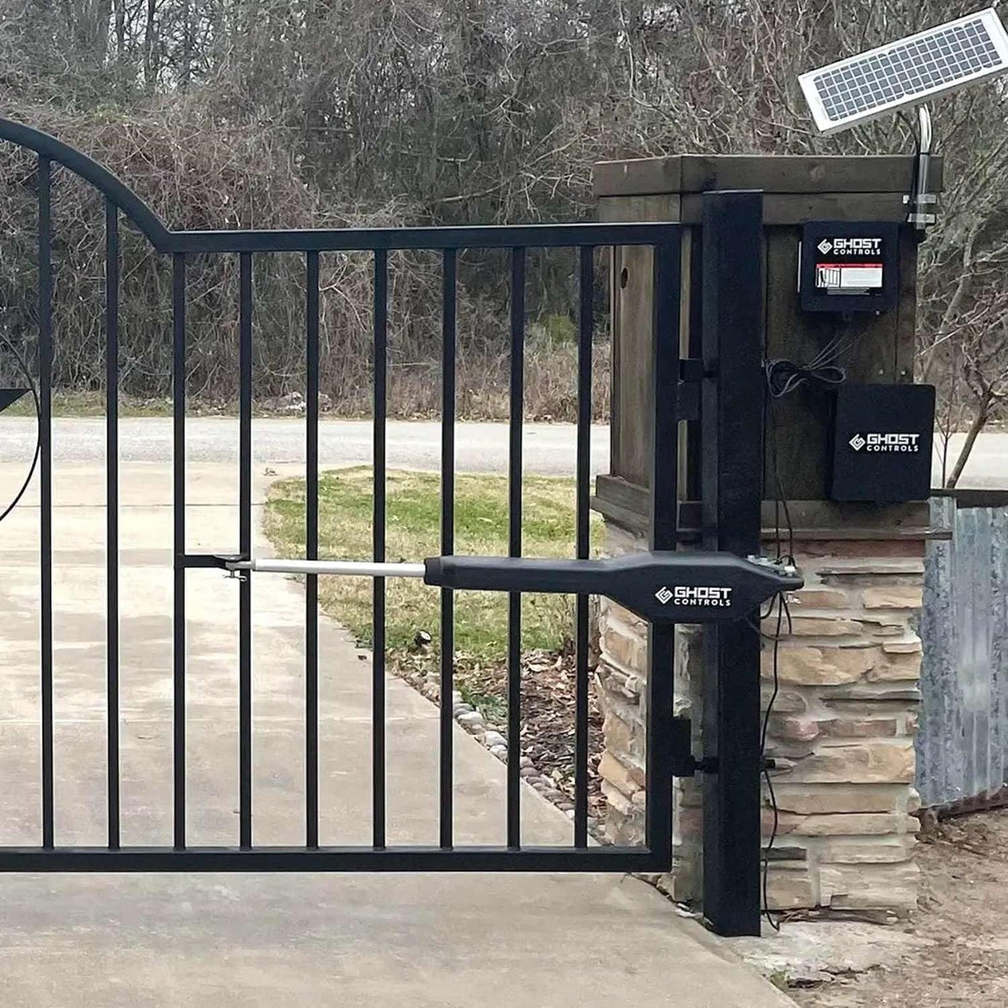 GC GHOST CONTROLS Solar Heavy-Duty Automatic Gate Opener Kit for Driveway Swing Gates with Long-Range Solar Gate Opener Remote - Model TSS1XP