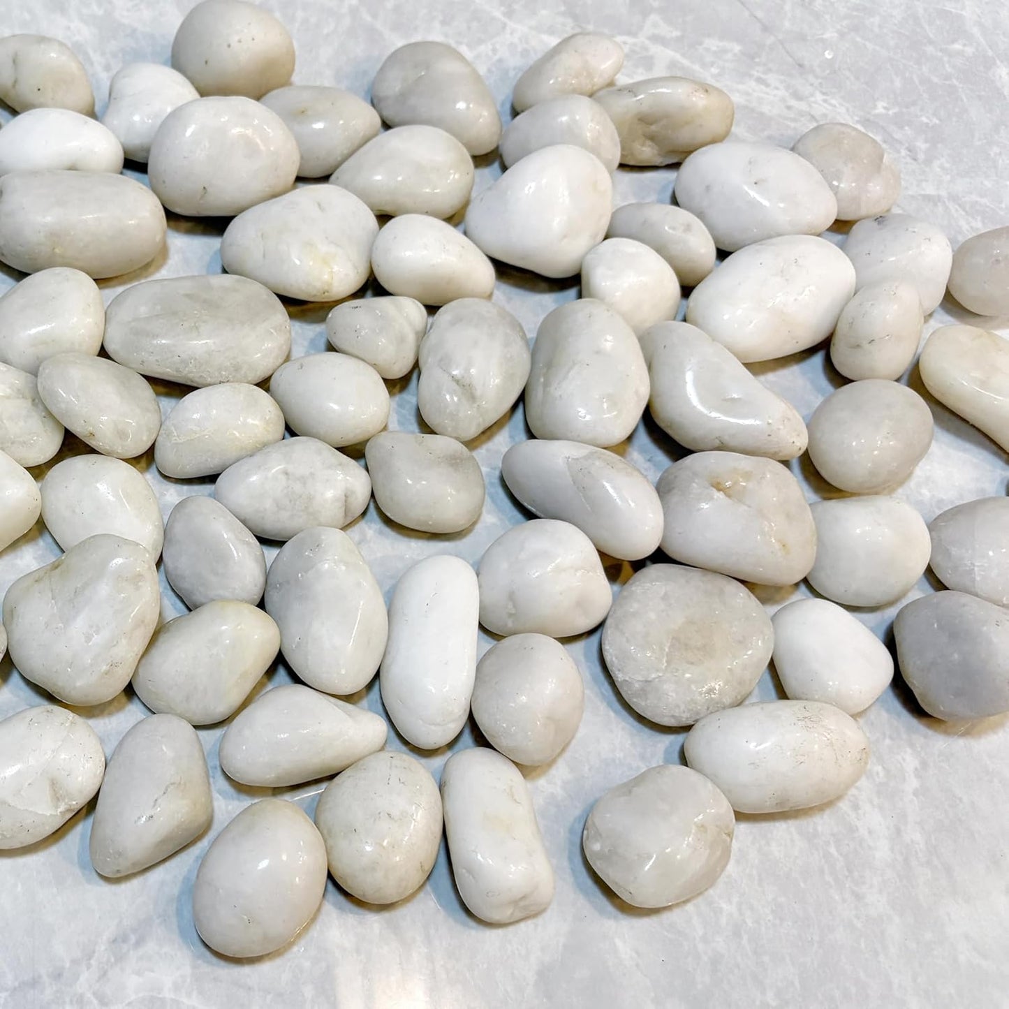 2lbs River Rocks, 1-2Inch Decorative Ornamental Natural Pebbles for Garden Couryard Landscaping Stones, Gravel Filler for Fish Tank,Vases,Home Decor,Aquariums,Animal Habitat, White