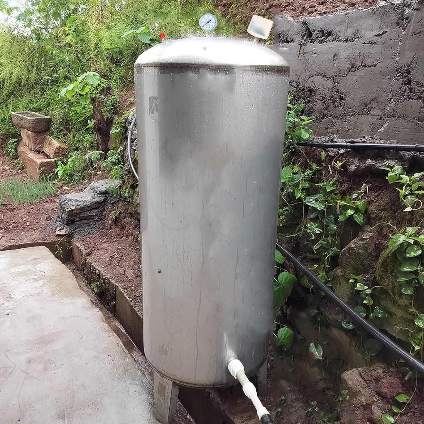 Water Supply System, Fully Automatic Well Water Storage Tank, Stainless Steel Pressure Tank with mounting Fittings for Well/Industrial Cleaning/Garden Watering(60L/15.8gal)