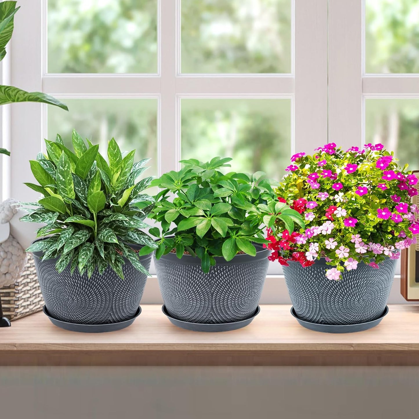 Quarut 10 Inch Flower Pots Planters for Outdoor Indoor, 3 Pack Plastic Plant Pots with Drainage Hole & Tray, Modern Decorative Garden Pot with Saucer, planters for House (Gray)