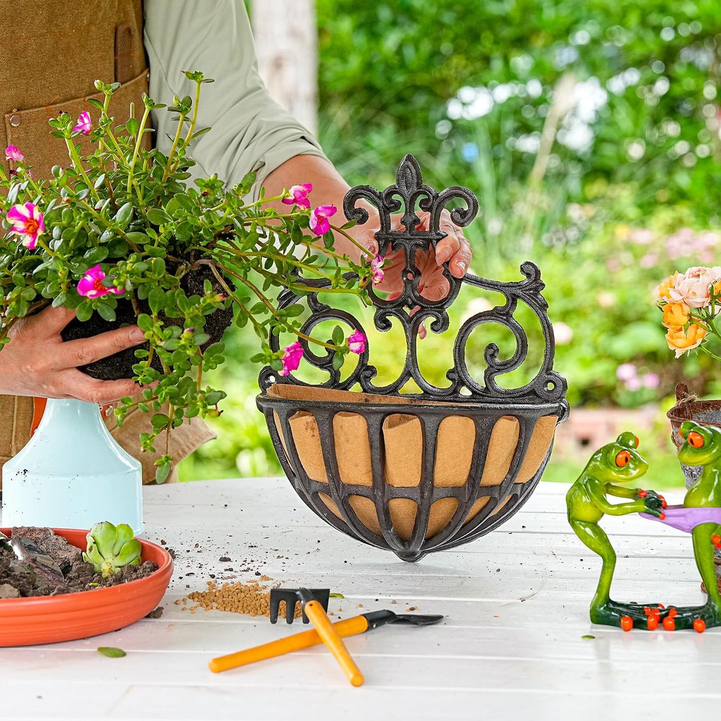 Sungmor 4 Pack Cast Iron Wall Planter Basket - Indoor Outdoor Wall Mounted Flower Pot Holder - Metal Hanging Planter Basket - Wall Decor Succulent Air Plants Container
