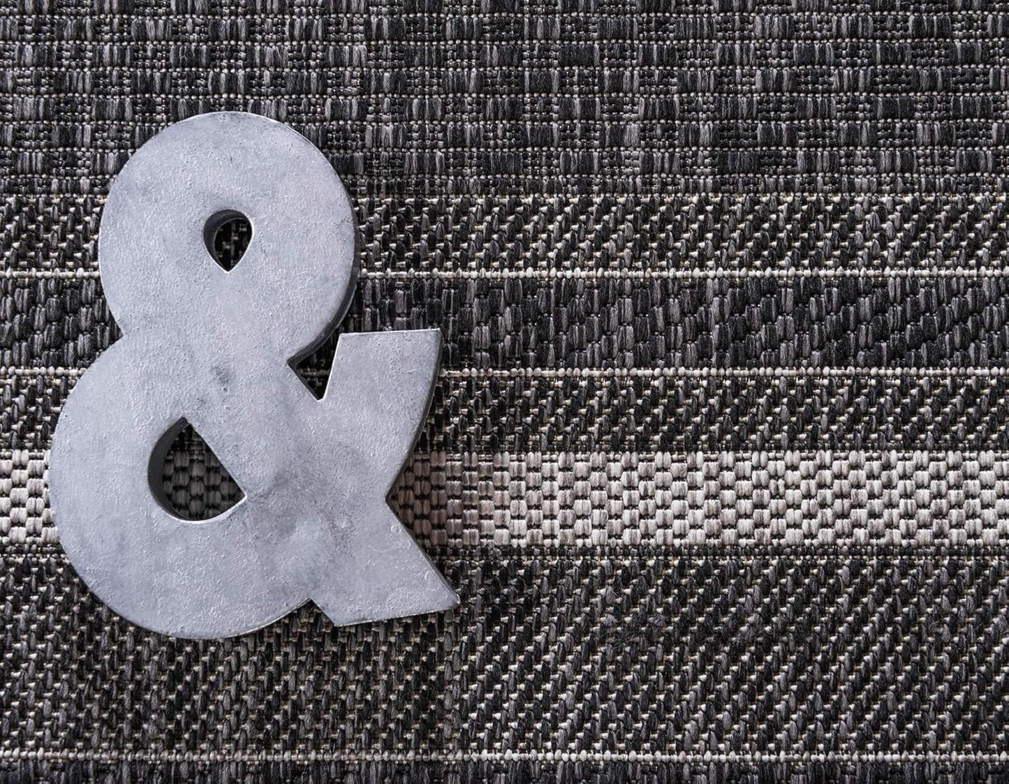 Unique Loom Outdoor Border Collection Area Rug - Soft Border (5' 3" x 8' Rectangle, Black/ Ivory)