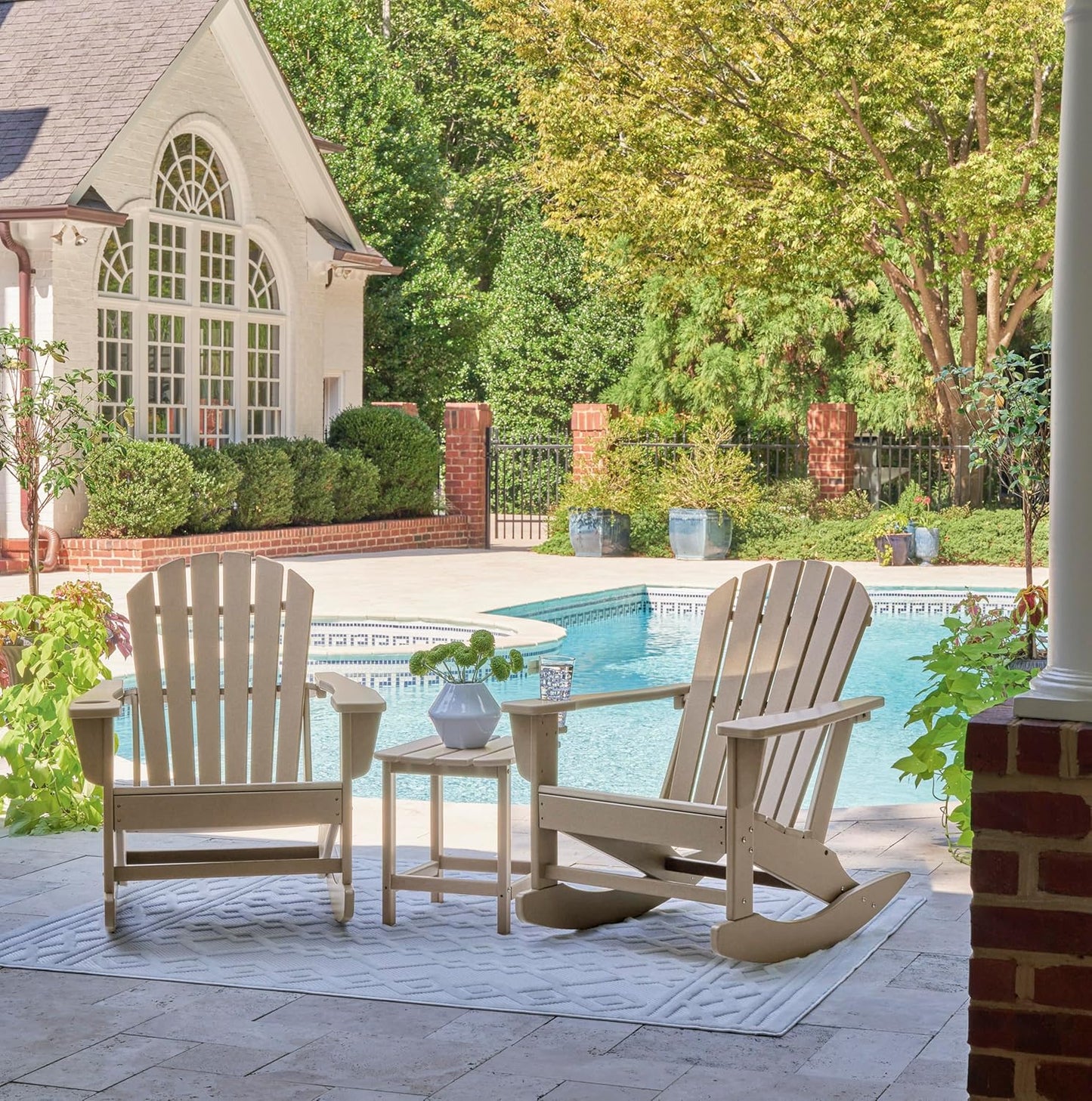 Signature Design by Ashley Sundown Treasure Outdoor Patio HDPE Weather Resistant End Table, Brown