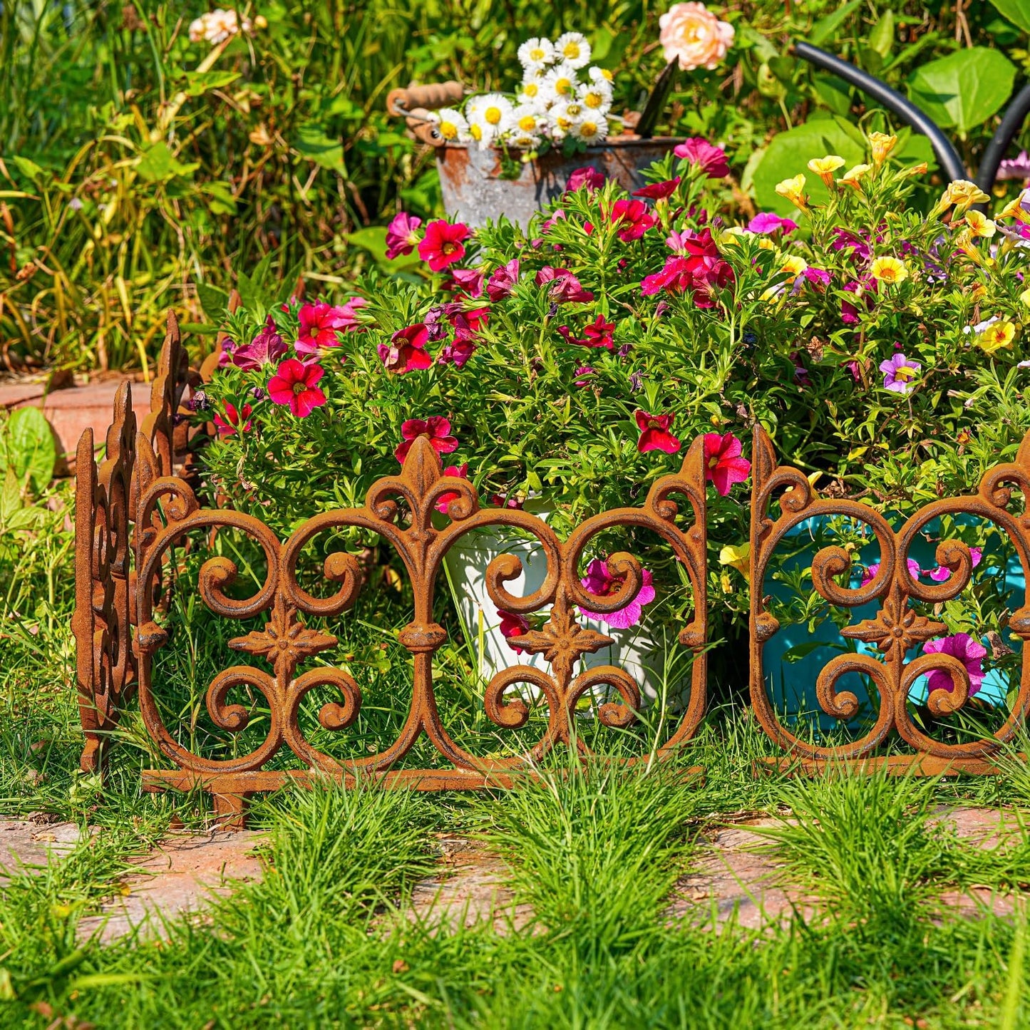 Decorative Cast Iron Garden Edging, 4 Pack Full Rusted Victorian Garden Edging Landscape Border, Vintage Metal Yard Stake Low Picket Fence