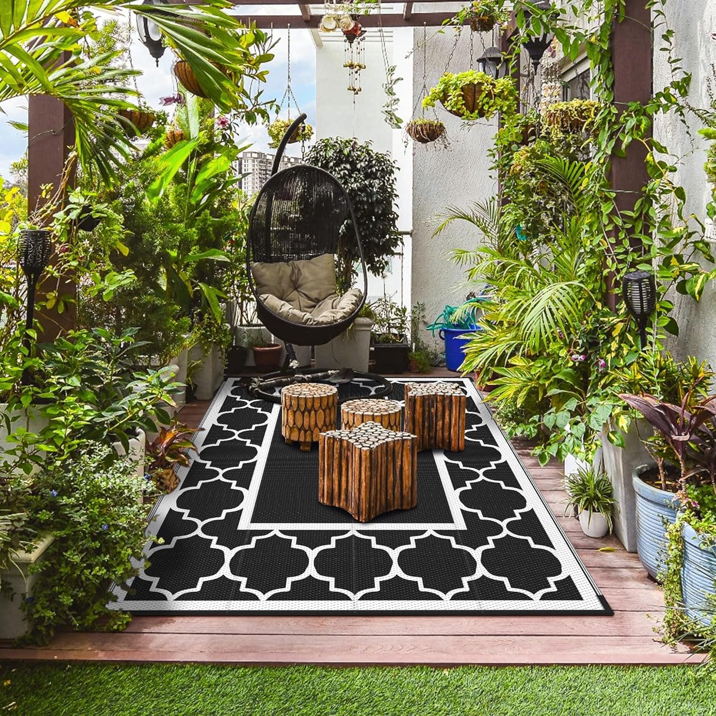 GENIMO 5' x 8' Outdoor Rug Waterproof for Patio Decor, Foldable Reversible Plastic Straw Area Rugs Mat for Camper, Outside Carpet for Rv, Deck, Porch, Picnic, Beach, Balcony, Black & White