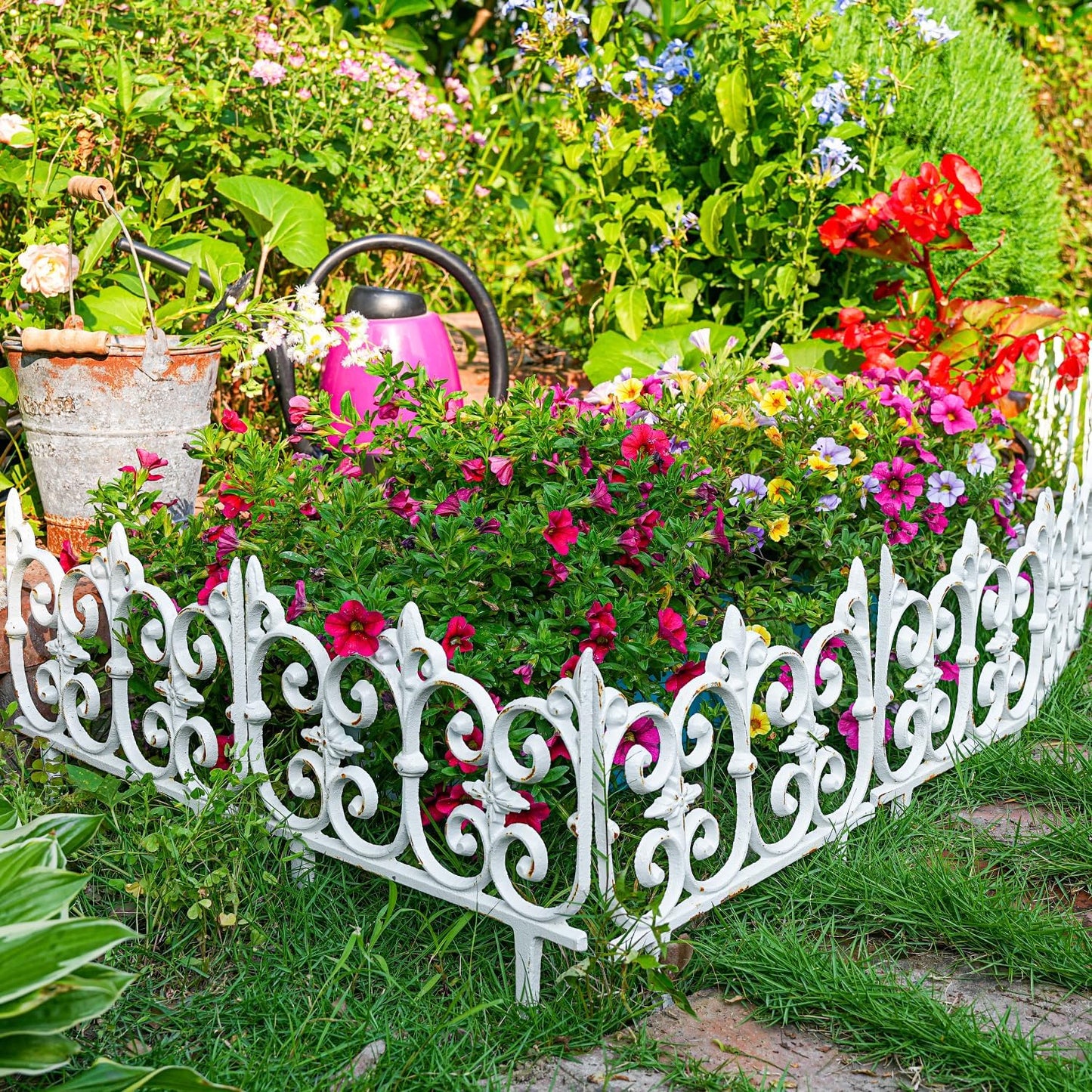Decorative Cast Iron Garden Edging, 4 Pack Rustic White Victorian Garden Edging Landscape Border, Vintage Metal Yard Stake Low Picket Fence