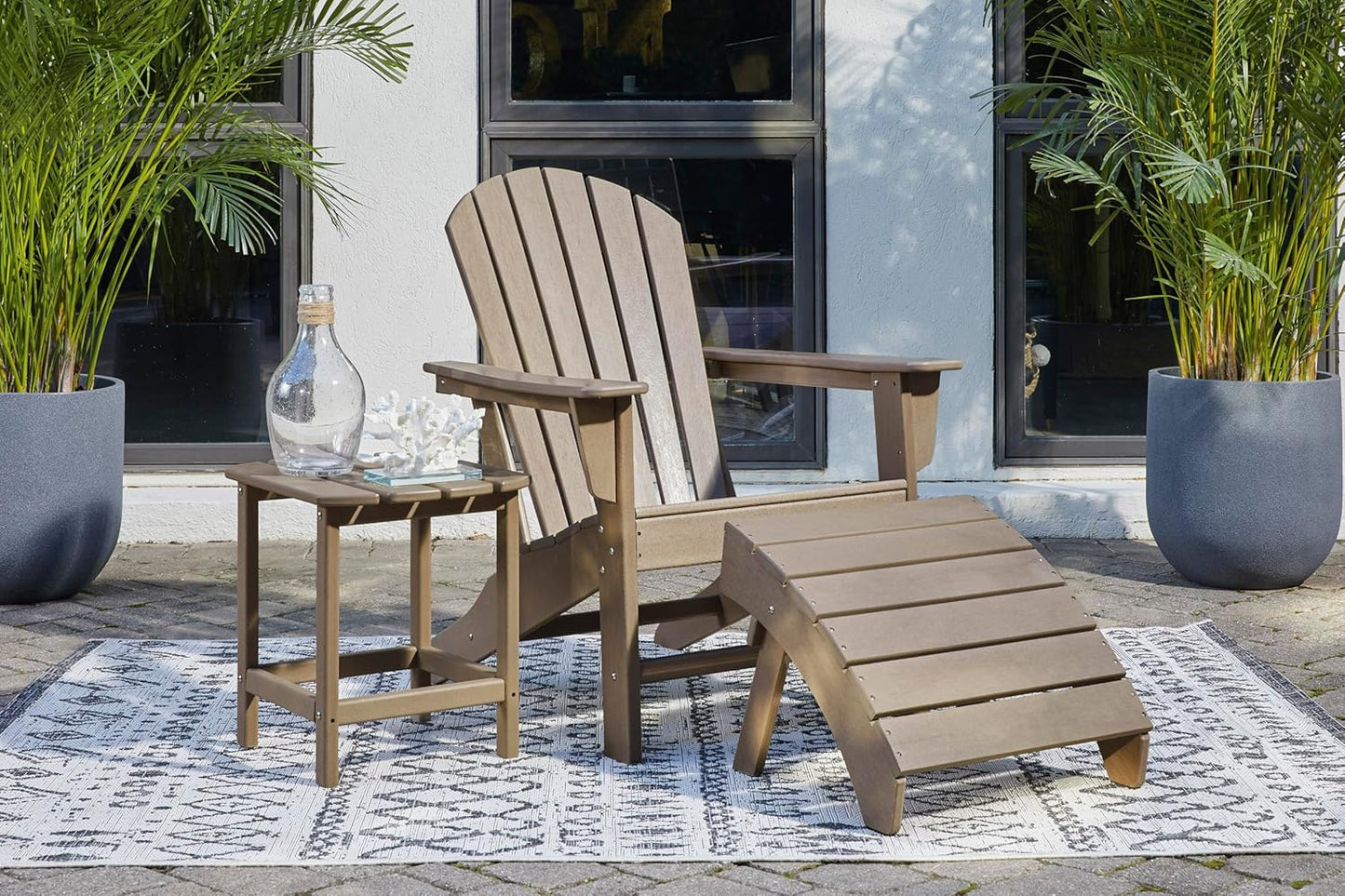 Signature Design by Ashley Sundown Treasure Outdoor Patio HDPE Weather Resistant End Table, Brown