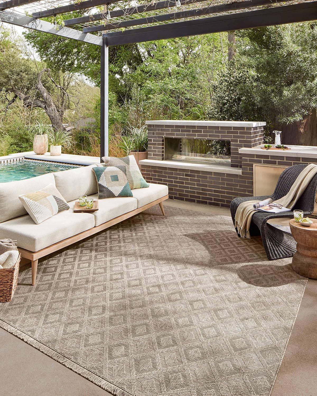 Loloi Dawn Collection Indoor/Outdoor DAW-07 Light Brown 7'-8" x 10' Area Rug