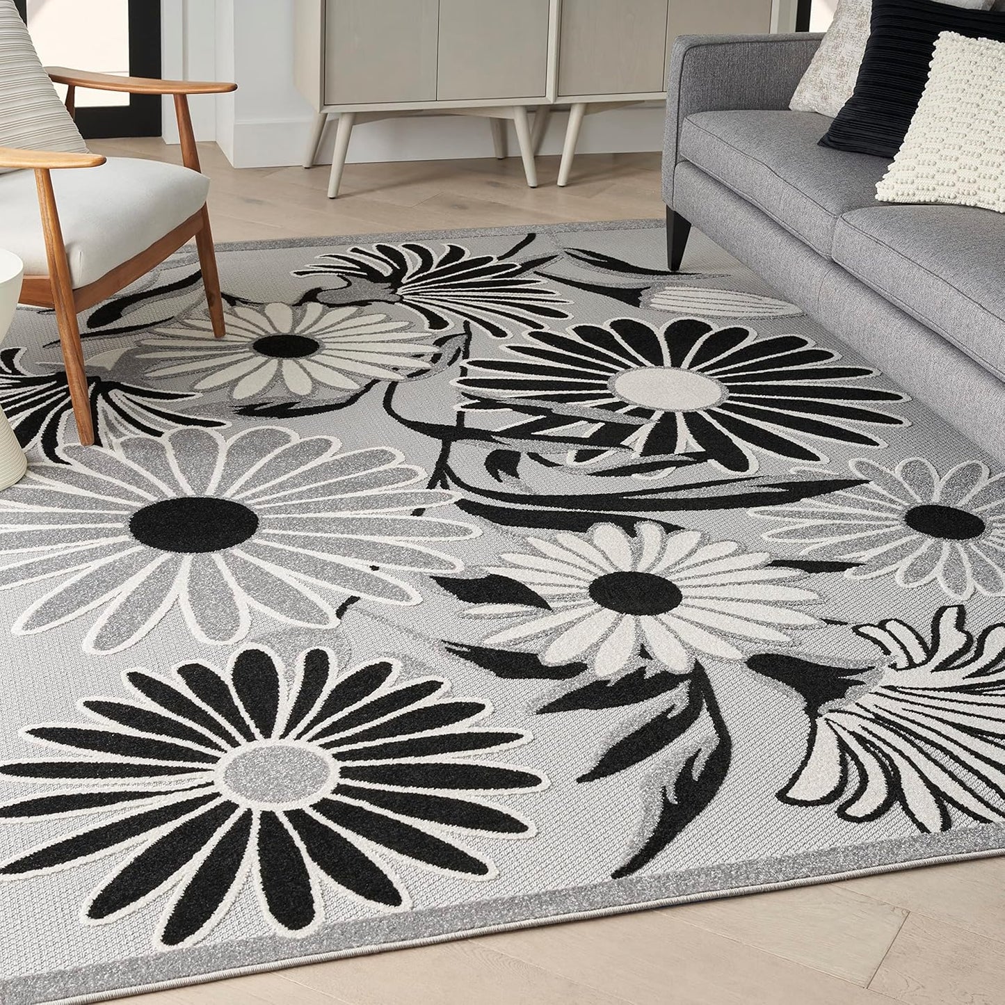 Nourison Home Aloha 7' x 10' Black White Fabric Contemporary Area Rug (7' x 10')