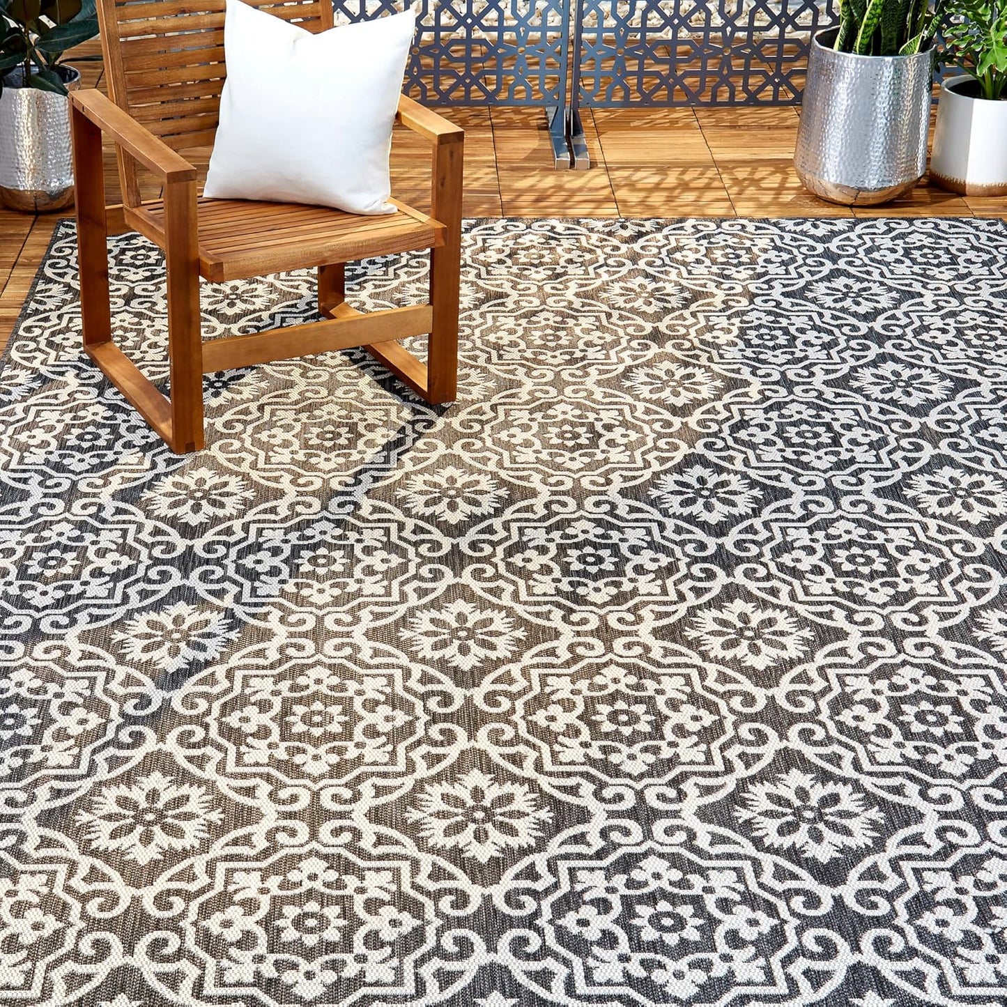 Nicole Miller New York Patio Country Julia Transitional Geometric Indoor/Outdoor Area Rug, Black/Grey, 3'11"x5'2"