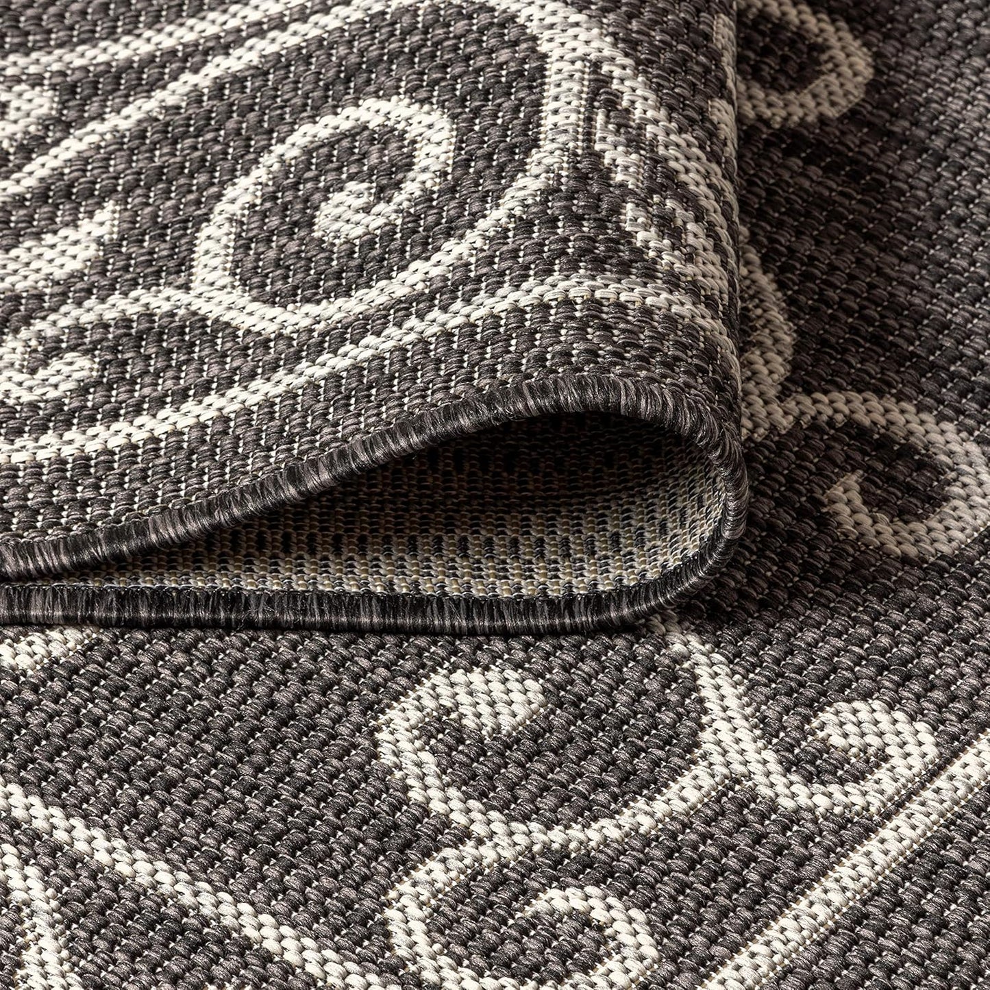 JONATHAN Y SMB106G-3R Charleston Vintage Filigree Textured Weave Black/Gray 3' Round Indoor/Outdoor Area Rug, Pet Friendly, Non-Shedding, Stain Resistant, Easy-Cleaning for Backyard, Patio, Porch